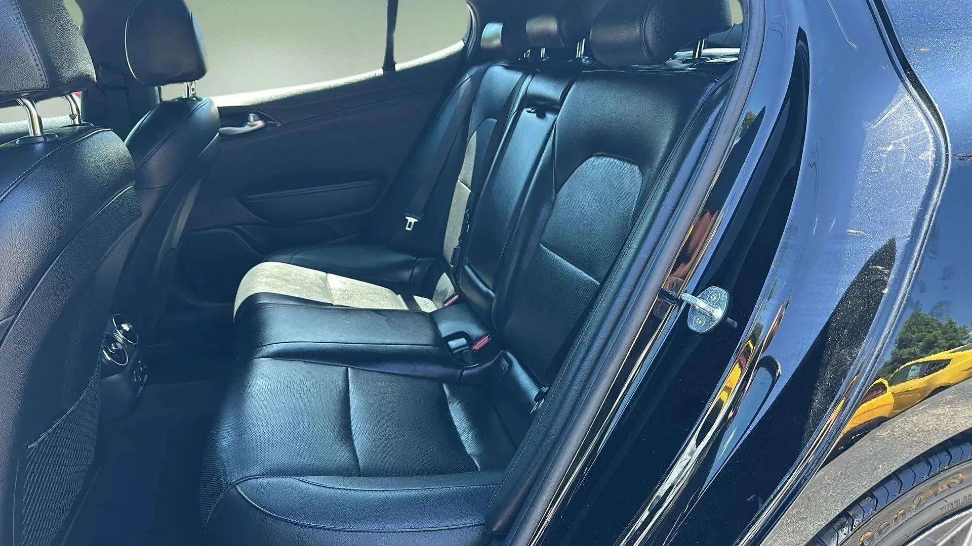 Used 2020 Kia Stinger GT-Line image 18