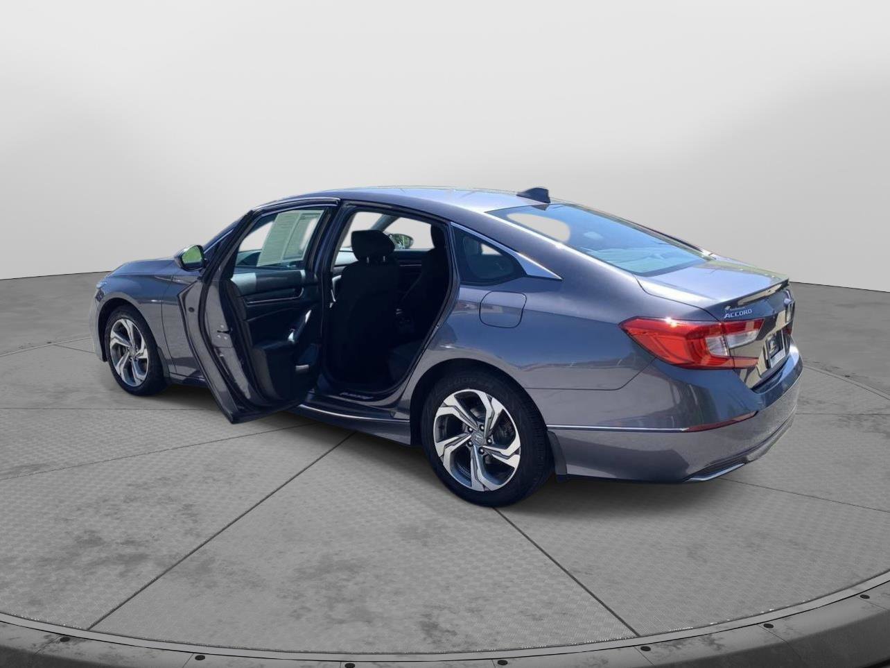 Used 2019 Honda Accord EX image 38