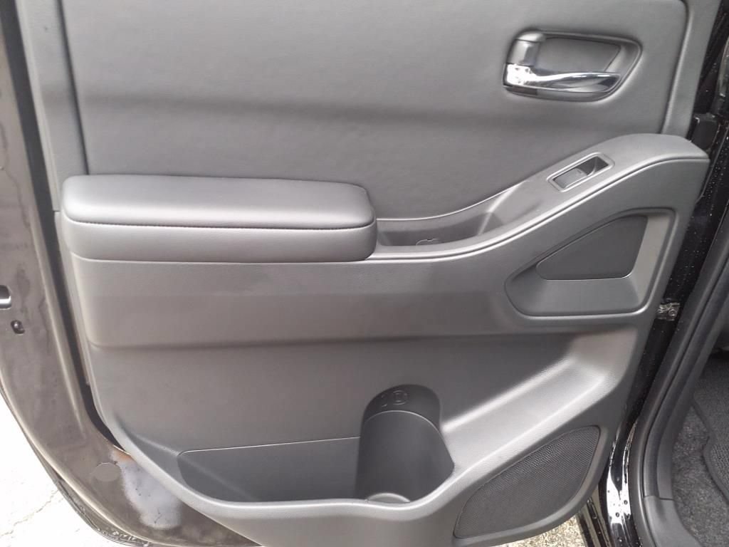 Certified 2025 Nissan Frontier SV w/ SV Convenience Package RWD image 9
