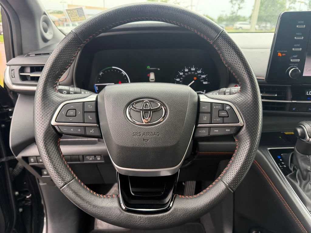 Used 2023 Toyota Sienna XSE w/ XSE Plus Package AWD/4WD image 13