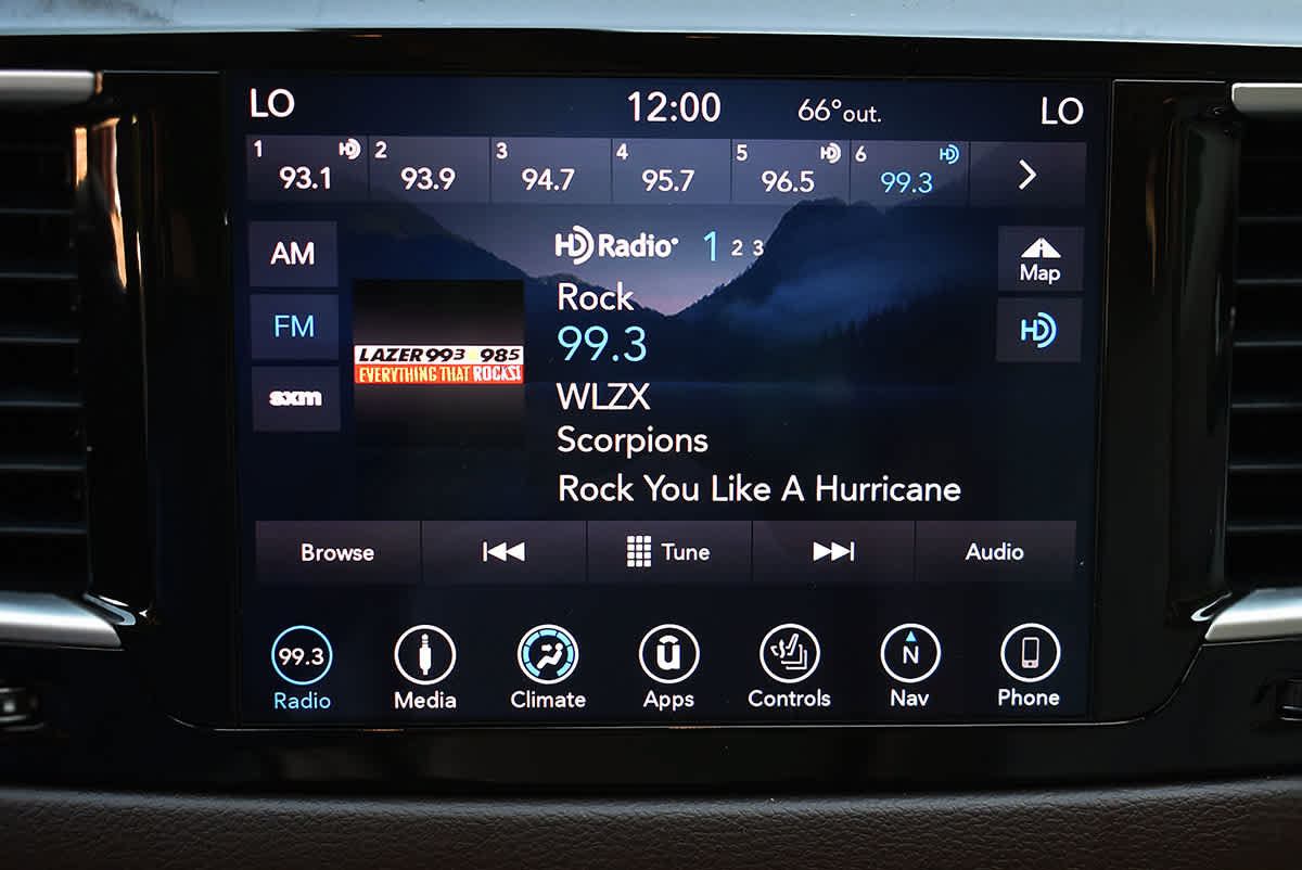 Used 2019 Chrysler Pacifica Touring-L FWD image 20