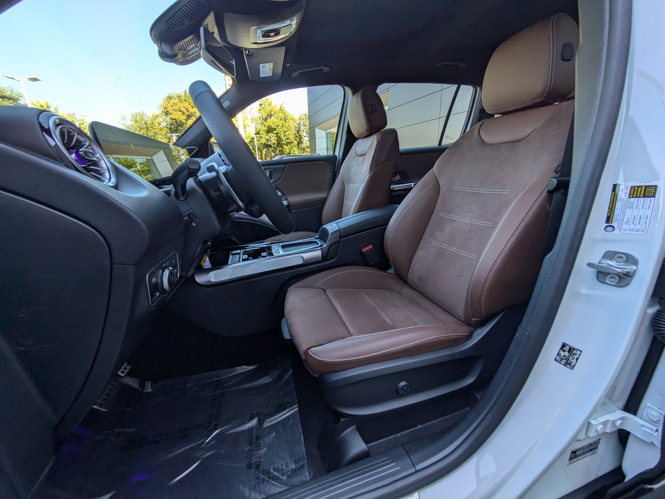 New 2025 Mercedes-Benz GLB 35 AMG 4MATIC image 17