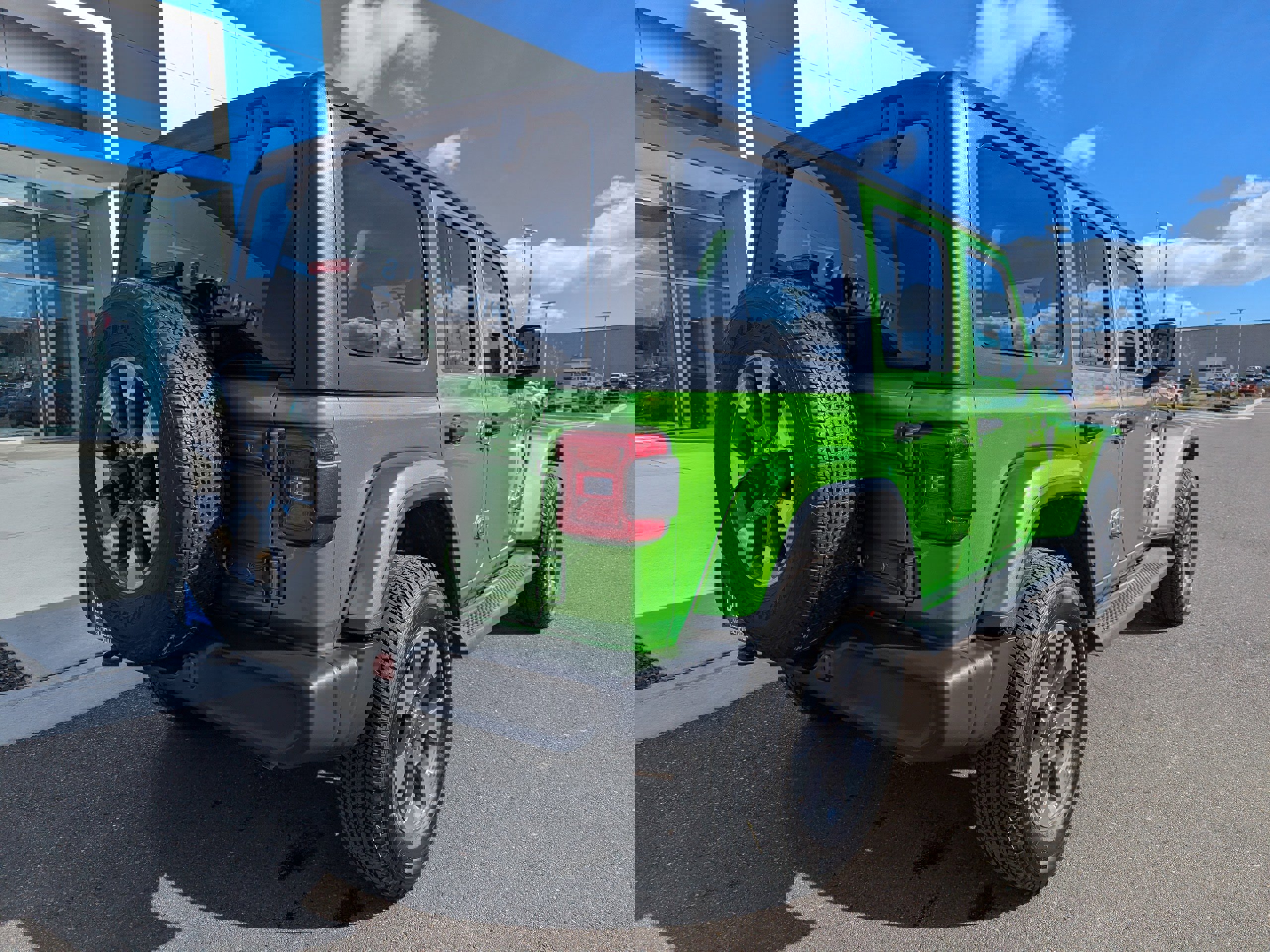 Used 2019 Jeep Wrangler Unlimited Sahara w/ Dual Top Group image 32