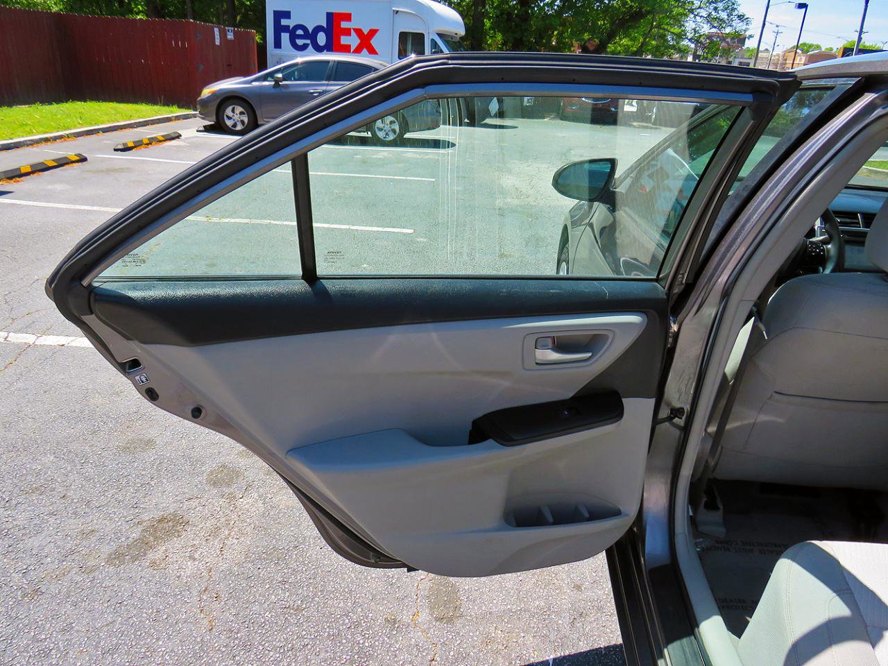 Used 2017 Toyota Camry LE FWD image 30