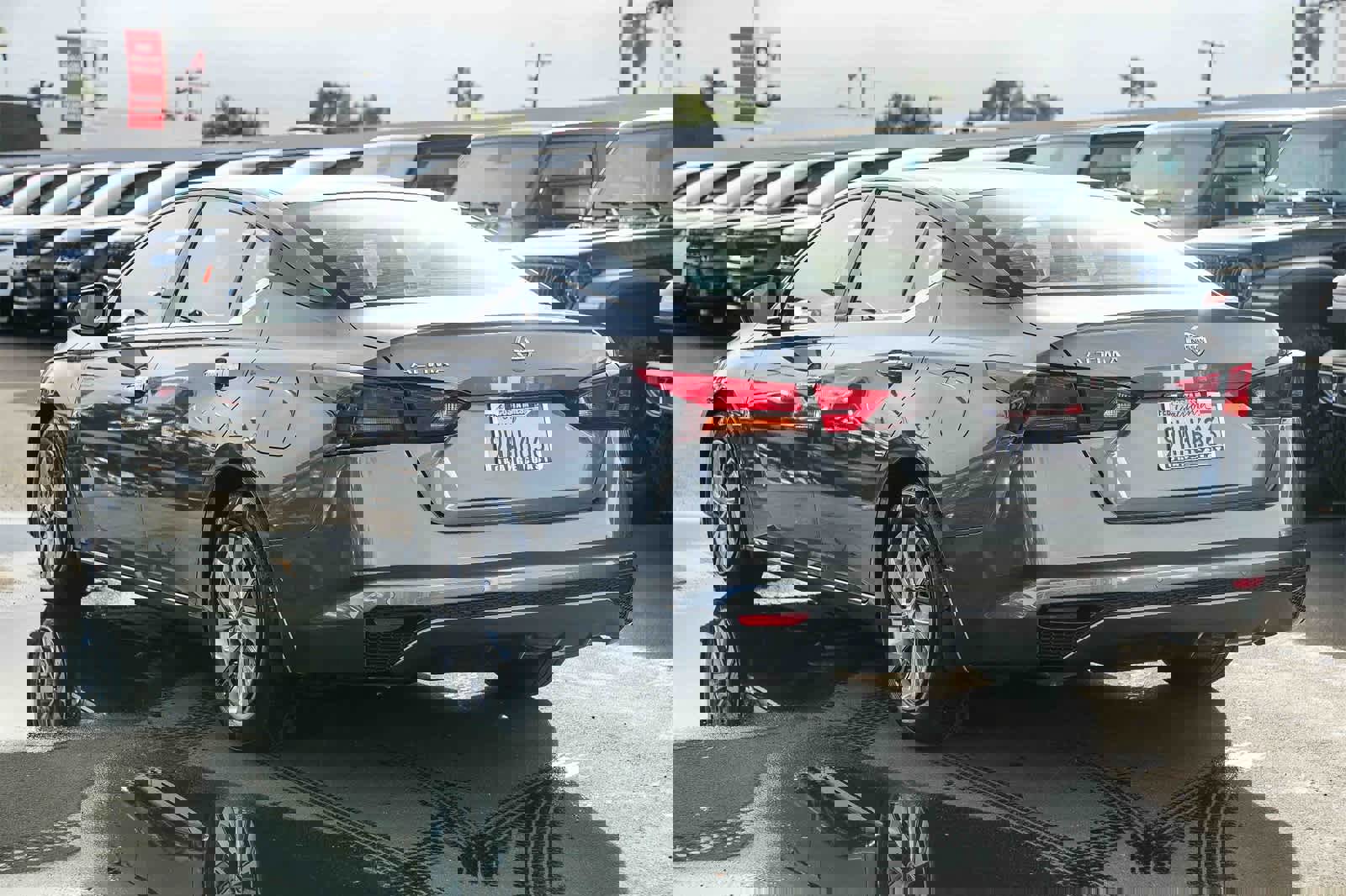 Used 2021 Nissan Altima 2.5 S w/ Driver Assist Package image 4