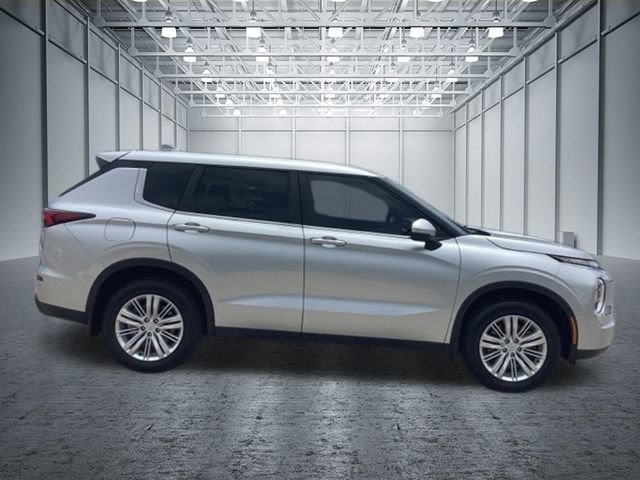 Used 2022 Mitsubishi Outlander ES FWD image 36