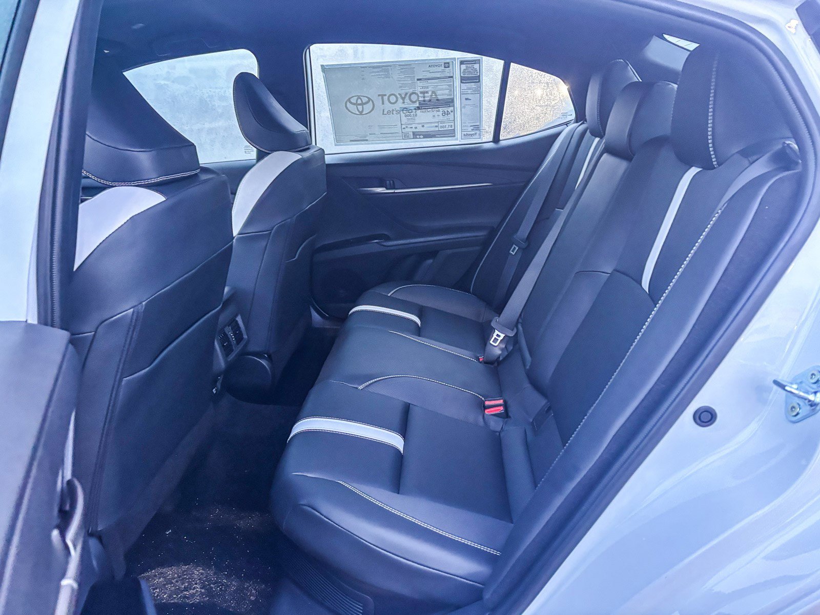 New 2026 Toyota Camry Hybrid FWD image 21
