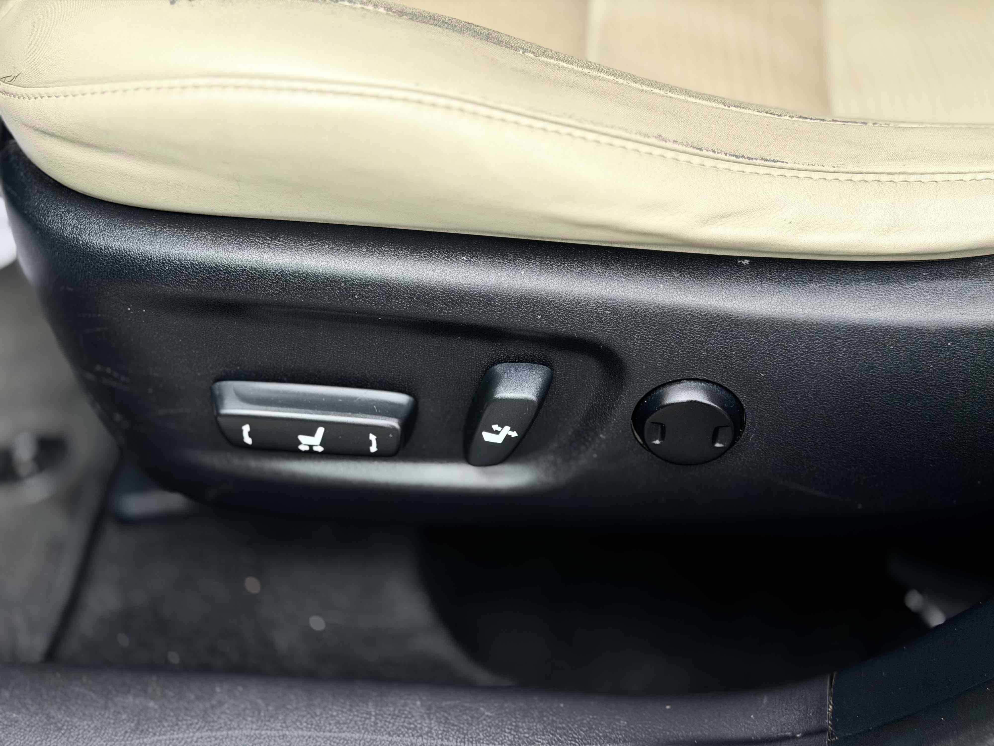 Used 2012 Lexus CT 200h FWD image 18