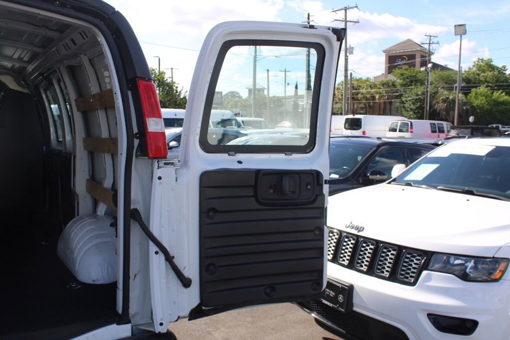 Used 2023 GMC Savana 2500 w/ Driver Convenience Package RWD image 22