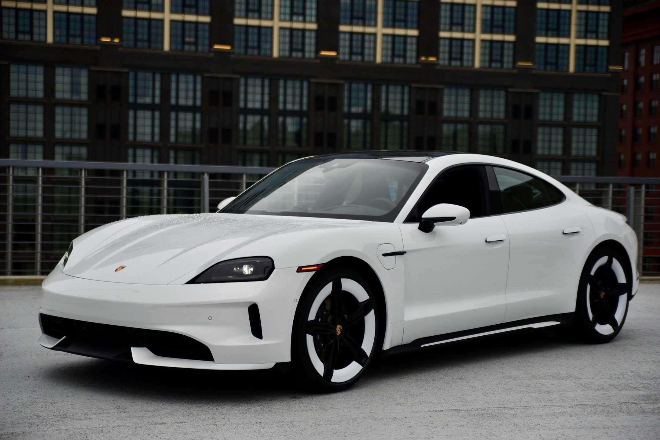 Used 2025 Porsche Taycan image 1