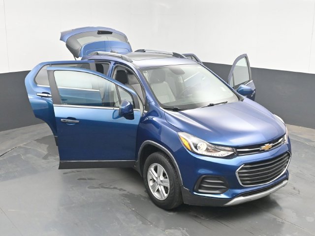 Used 2020 Chevrolet Trax LT w/ Sun & Sound Package AWD/4WD image 48
