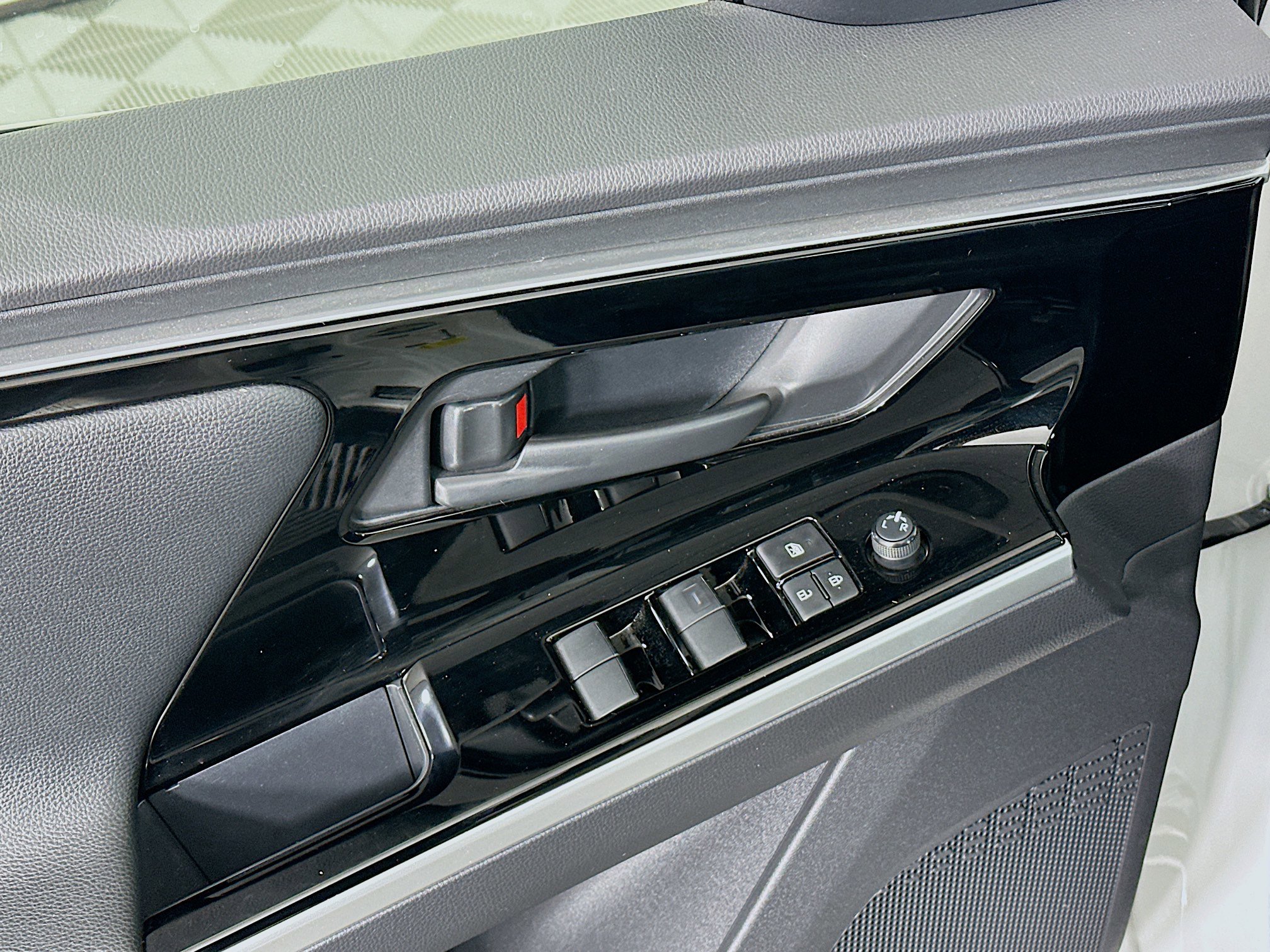 Used 2024 Toyota bZ4X XLE w/ Weather Package image 15