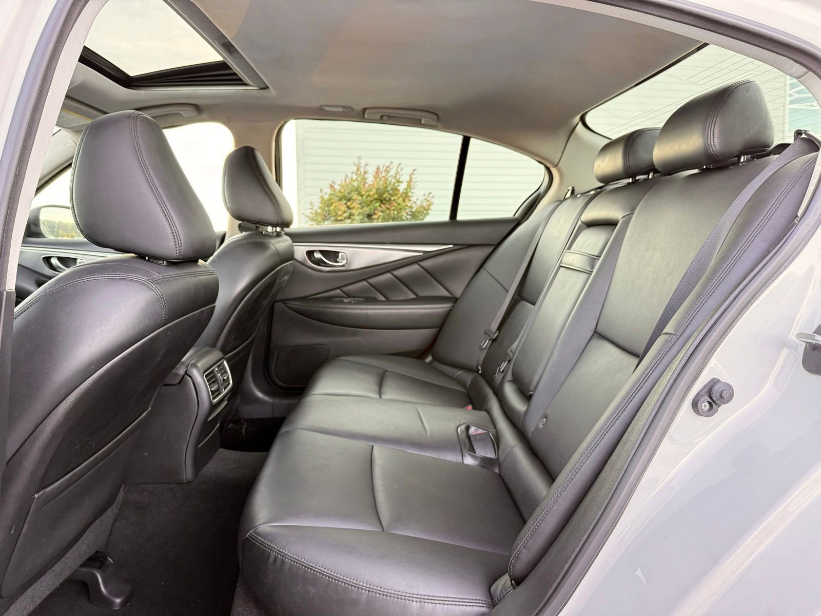Used 2015 INFINITI Q50 AWD image 20