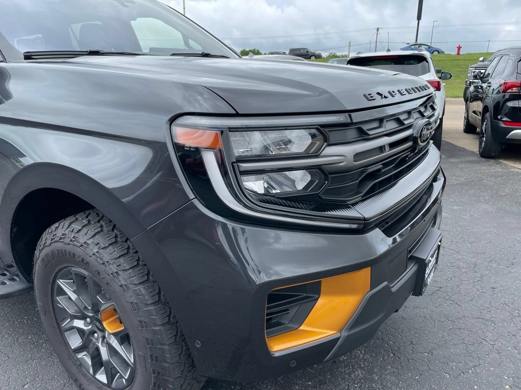Used 2025 Ford Expedition Tremor AWD/4WD image 34