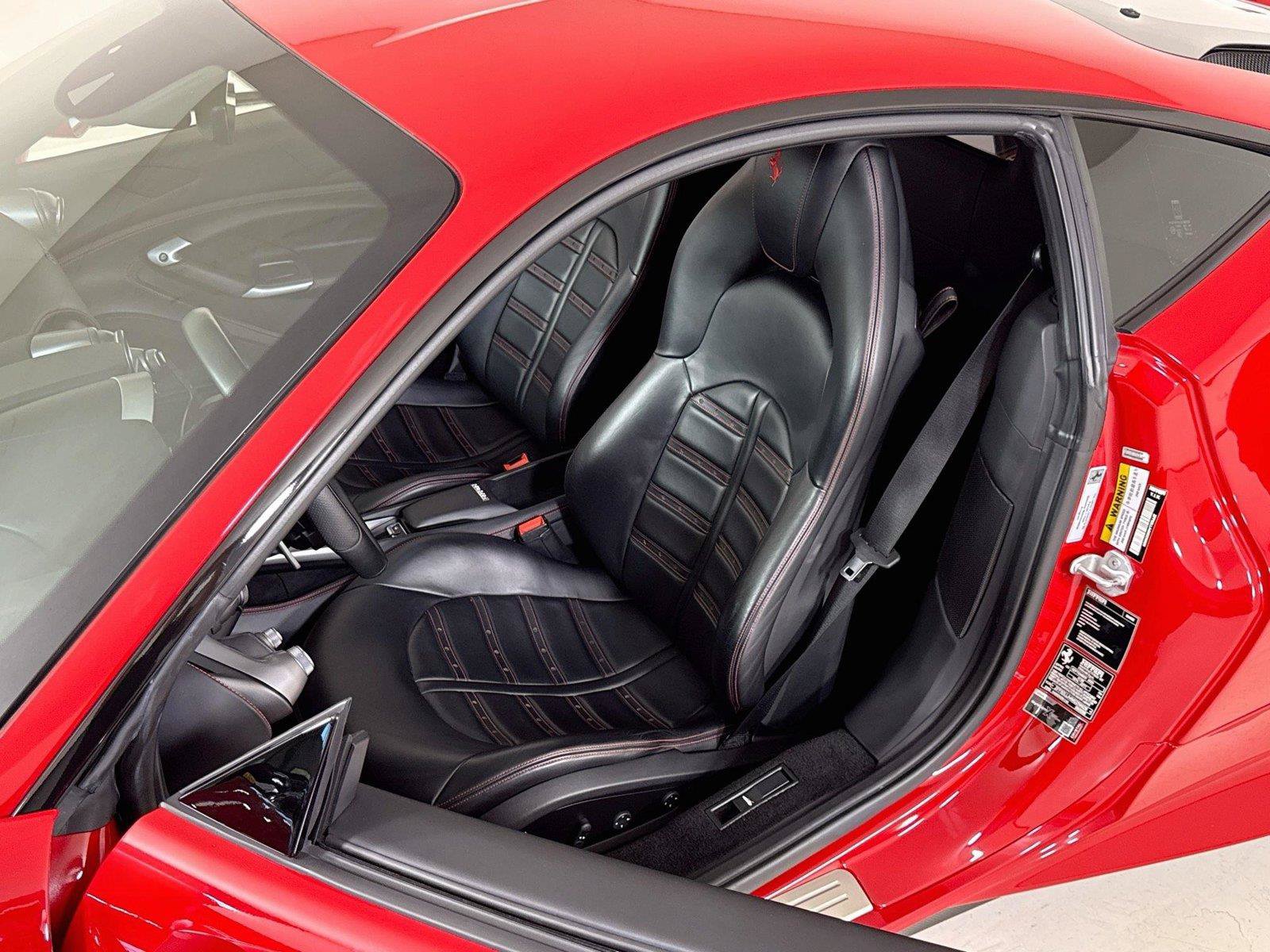 Used 2021 Ferrari F8 Tributo RWD image 11