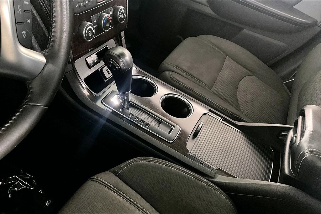 Used 2017 Chevrolet Traverse LT image 17