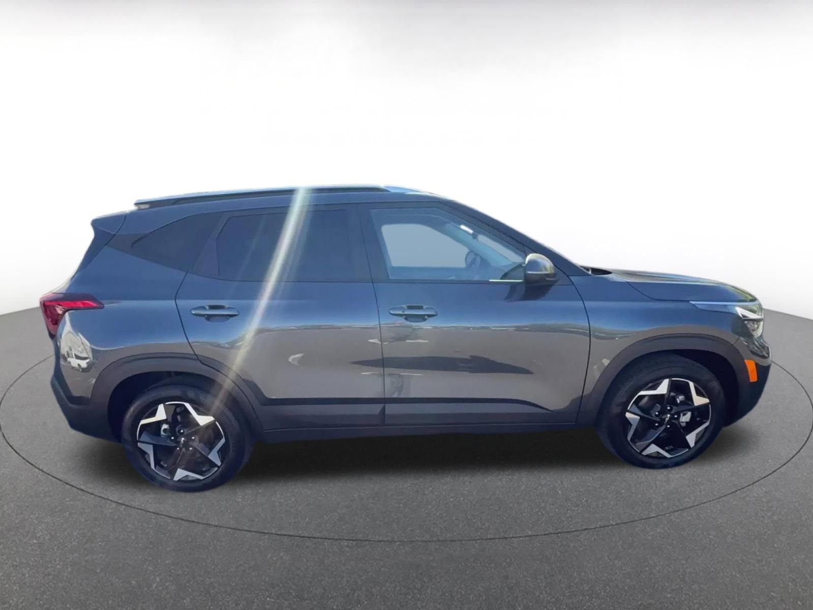 Used 2025 Kia Seltos S FWD image 16