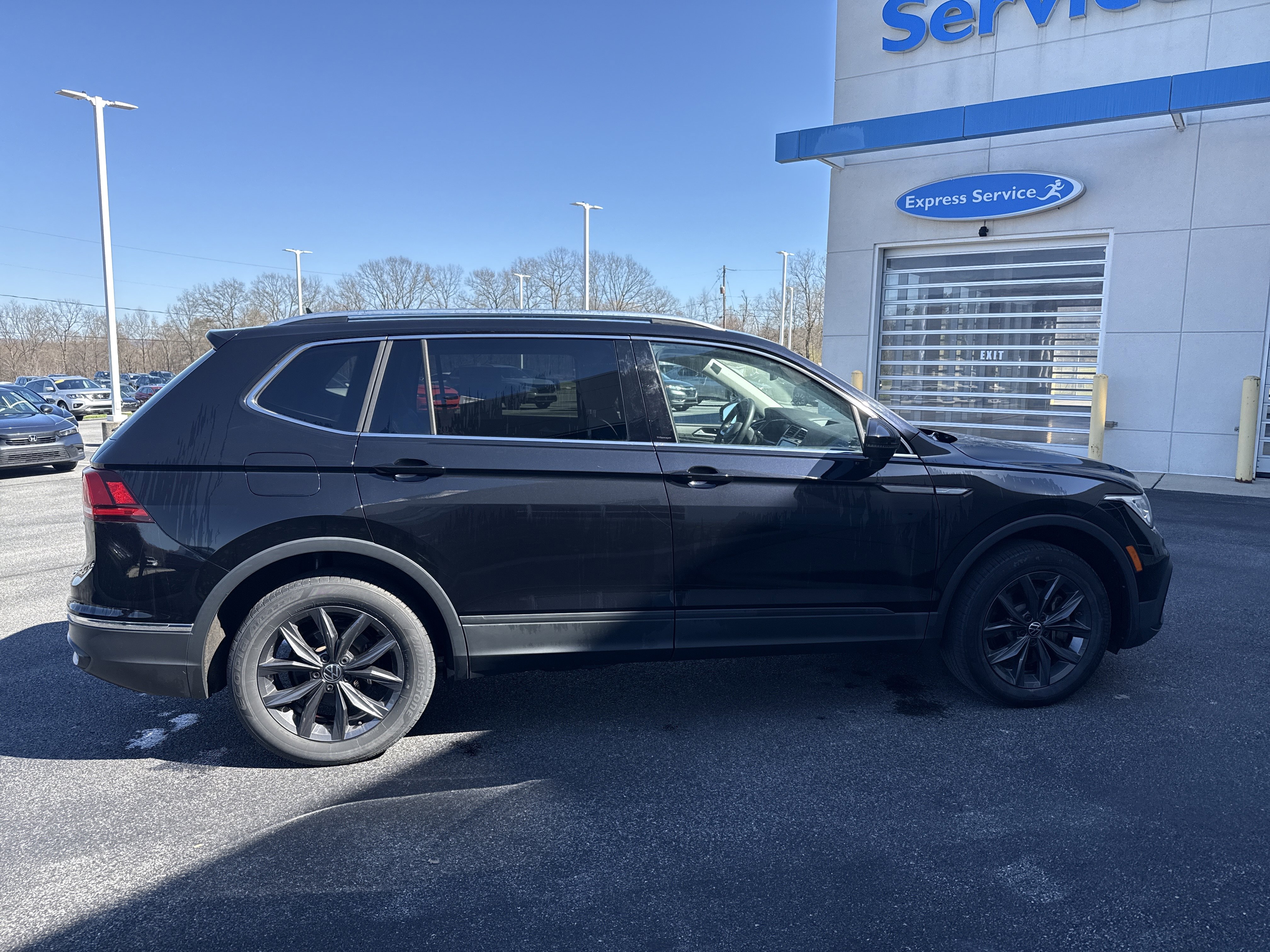 Used 2022 Volkswagen Tiguan SE image 6