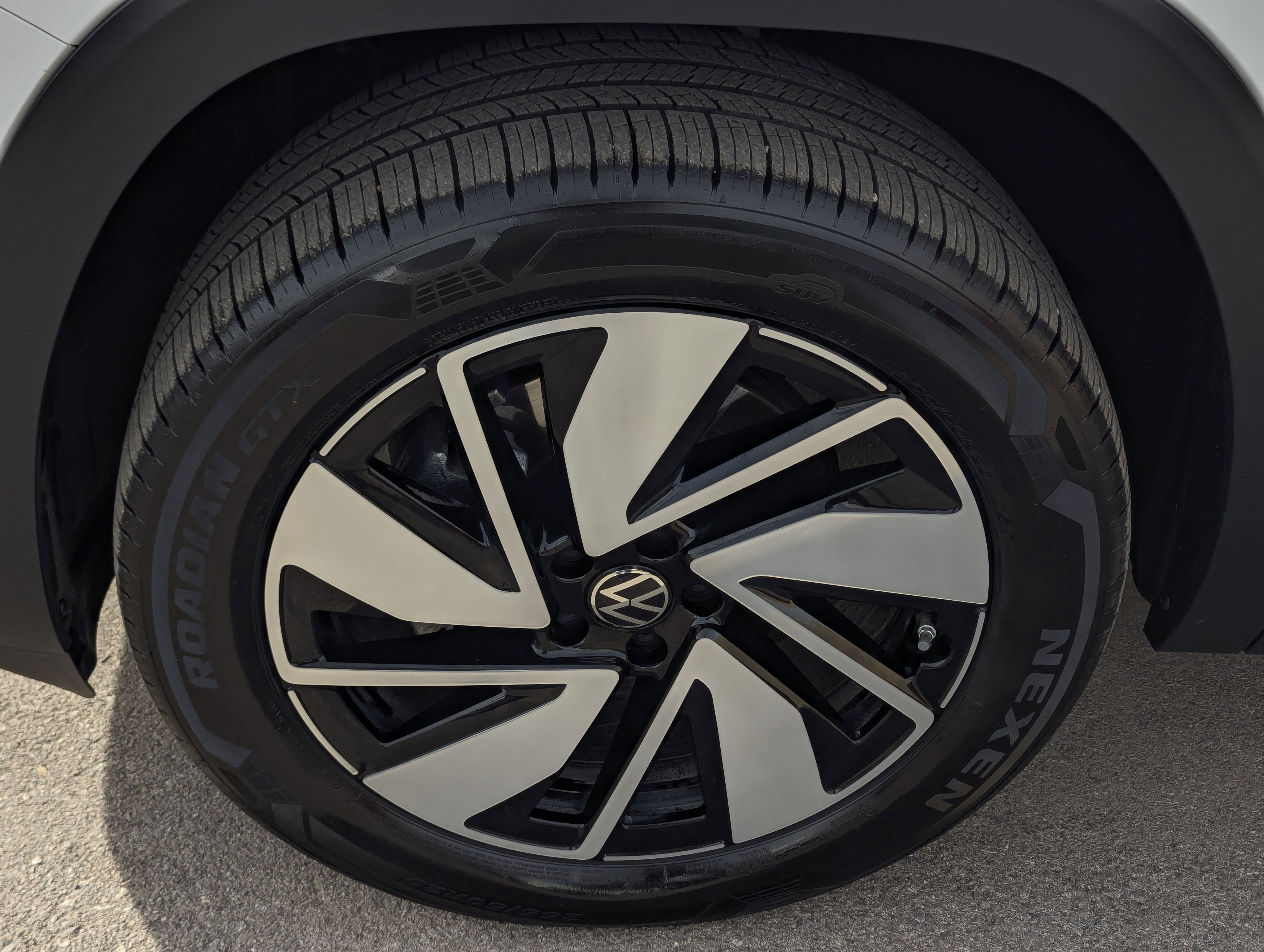 Used 2025 Volkswagen Atlas SE image 7