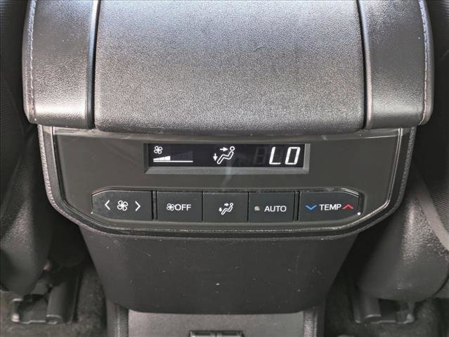 Used 2023 Toyota Highlander LE image 19