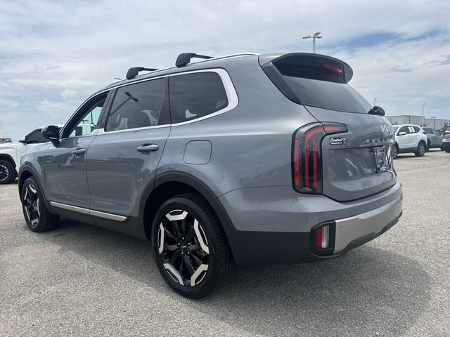Used 2025 Kia Telluride EX w/ EX Captain's Chair Package FWD image 4