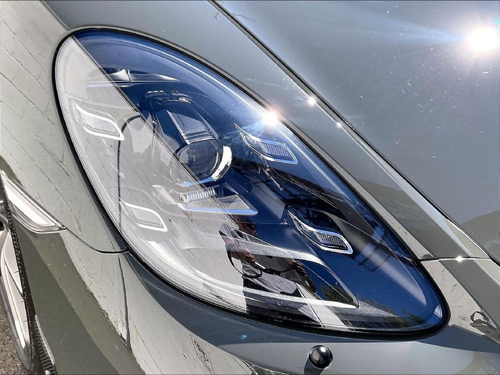 Certified 2021 Porsche 718 Cayman GT4 RWD image 28