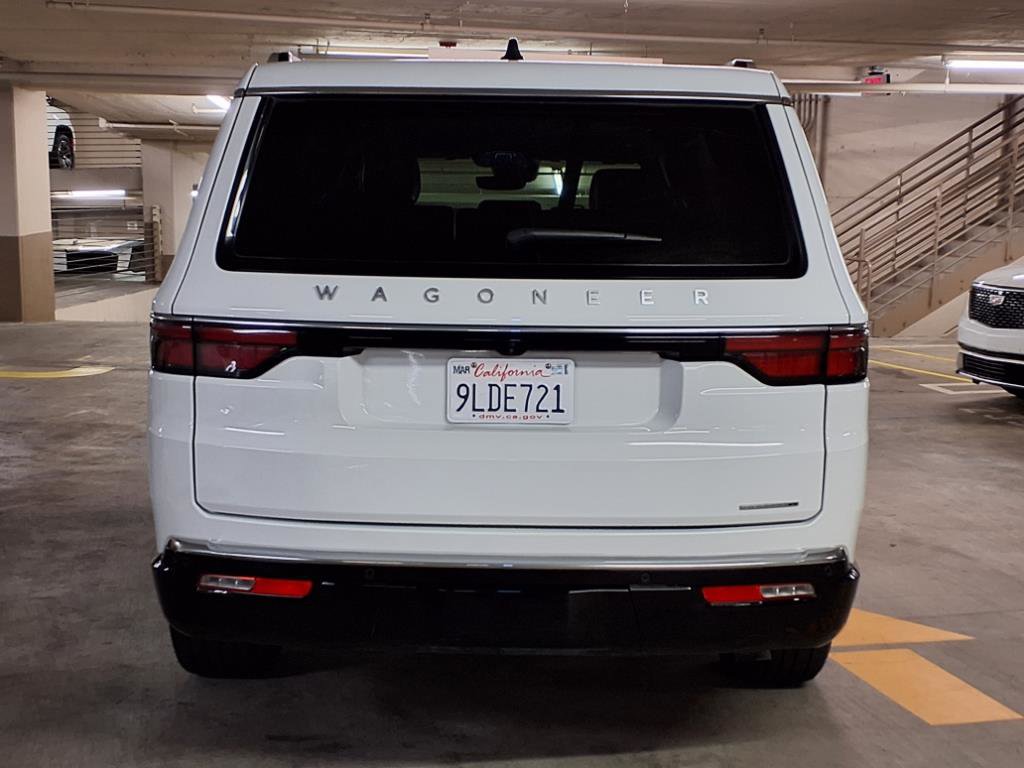 Used 2024 Jeep Wagoneer Series II w/ Flexible Seating Group image 5