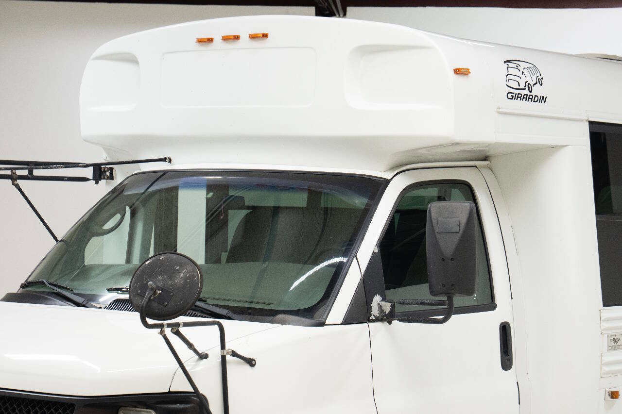 Used 2004 Chevrolet Express 3500 3500 2dr Commercial/Cutaway/Ch w/ School Bus Package image 12