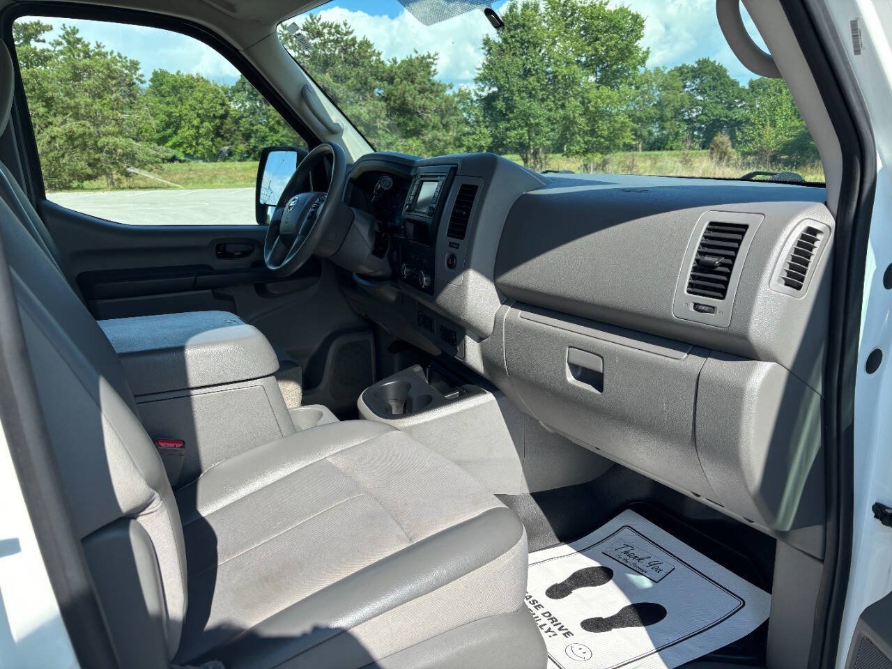 Used 2017 Nissan NV 2500 SV w/ Technology Package RWD image 9
