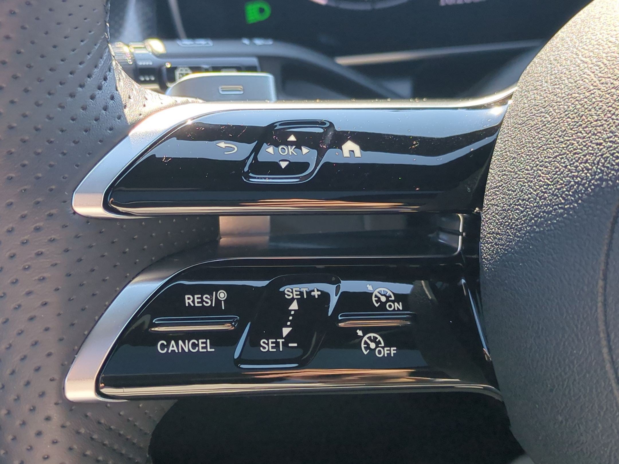 Certified 2026 Mercedes-Benz GLC 300 4MATIC image 17