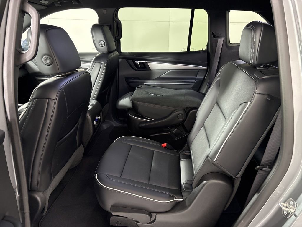 Used 2025 Buick Enclave Preferred FWD image 21
