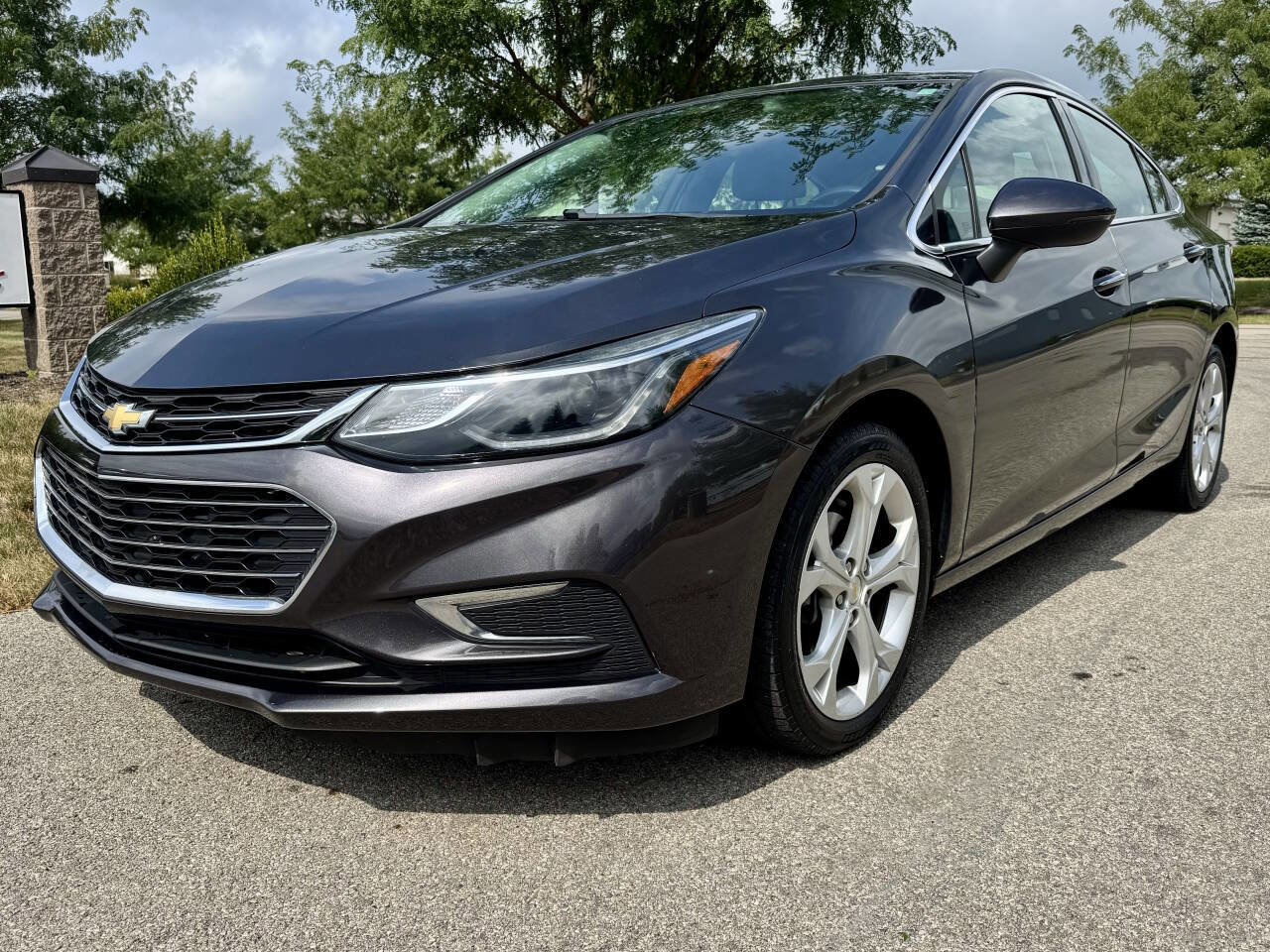 Used 2016 Chevrolet Cruze Premier w/ Enhanced Convenience Package image 2