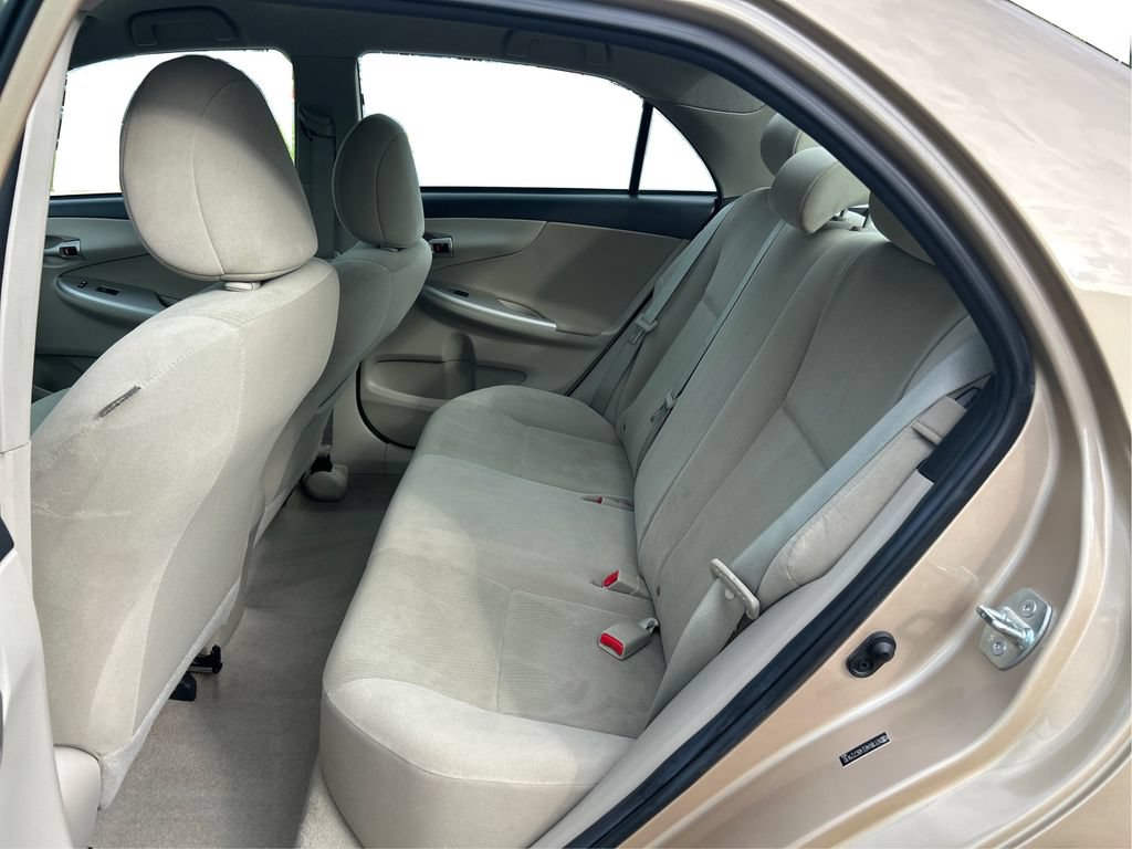 Used 2011 Toyota Corolla LE FWD image 11