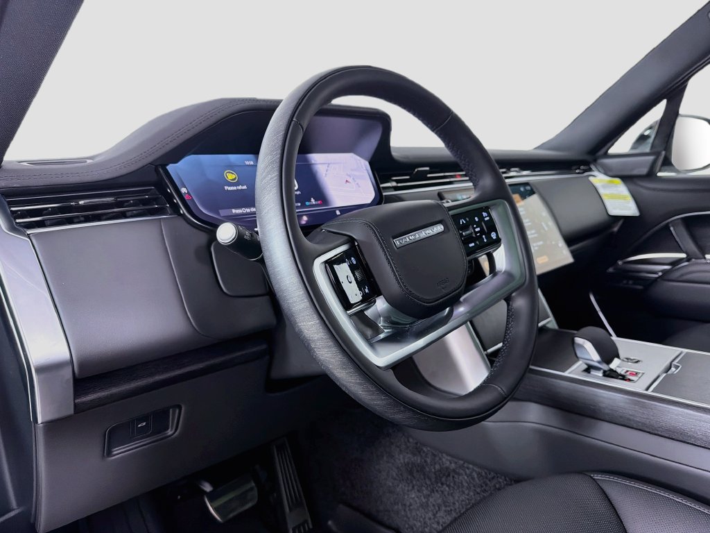 New 2026 Land Rover Range Rover Long Wheelbase SE AWD/4WD image 9