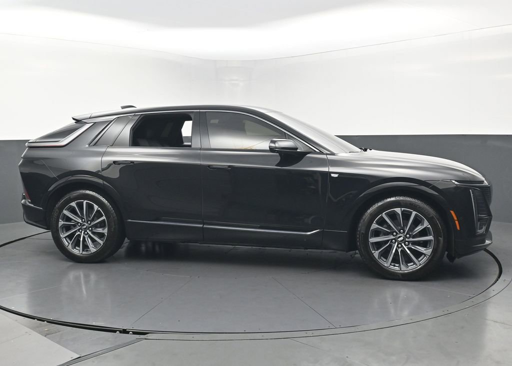 Used 2024 Cadillac Lyriq Sport RWD image 6