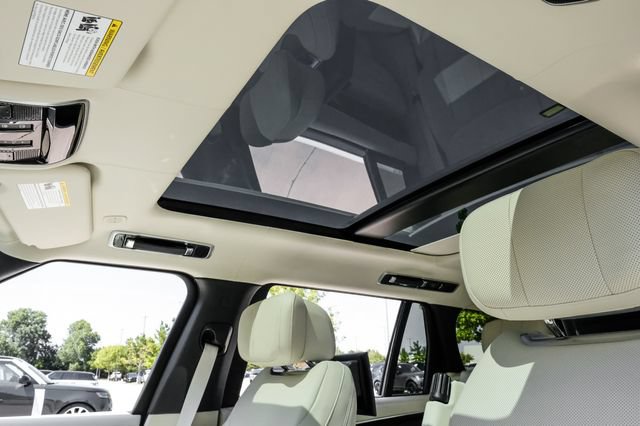Used 2026 Land Rover Range Rover Long Wheelbase Autobiography AWD/4WD image 5