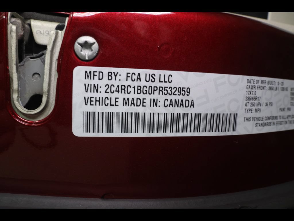 Used 2023 Chrysler Pacifica Touring-L FWD image 29