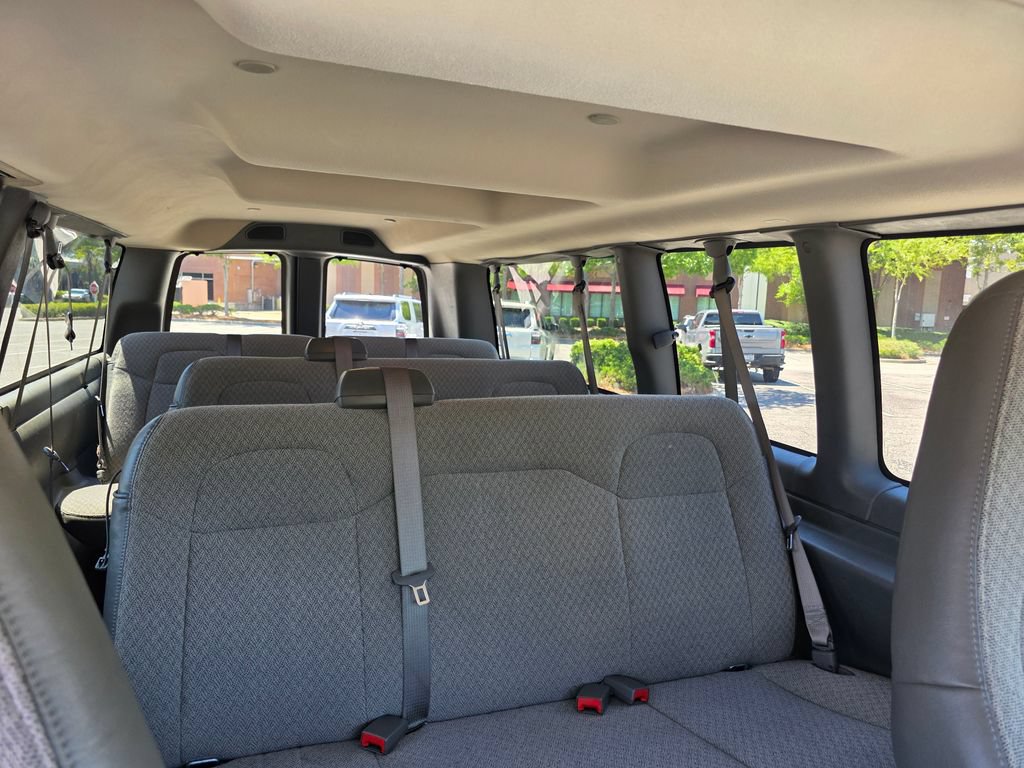 Certified 2025 Chevrolet Express 3500 LT w/ LT Preferred Equipment Group RWD image 11