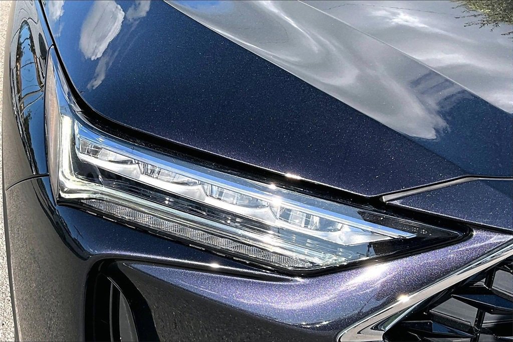 Used 2023 Acura MDX SH-AWD w/ Technology Package image 12