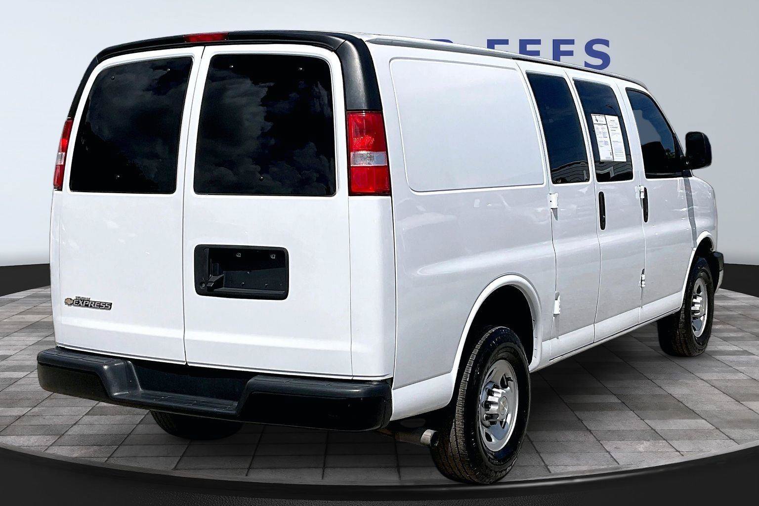 Used 2023 Chevrolet Express 2500 w/ Driver Convenience Package RWD image 6