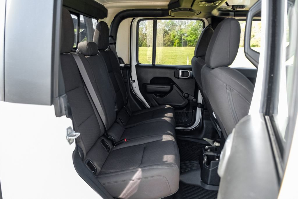 Used 2023 Jeep Gladiator Sport image 40