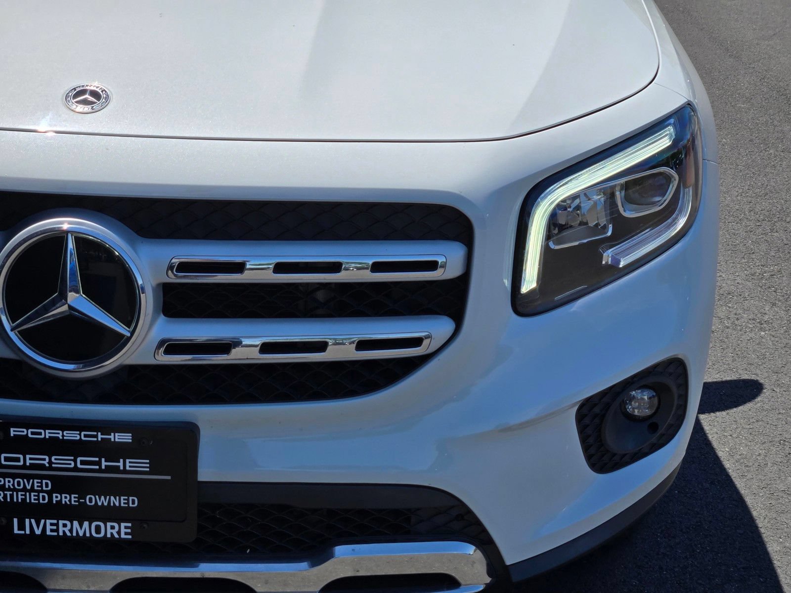 Used 2021 Mercedes-Benz GLB 250 4MATIC w/ Premium Package image 12