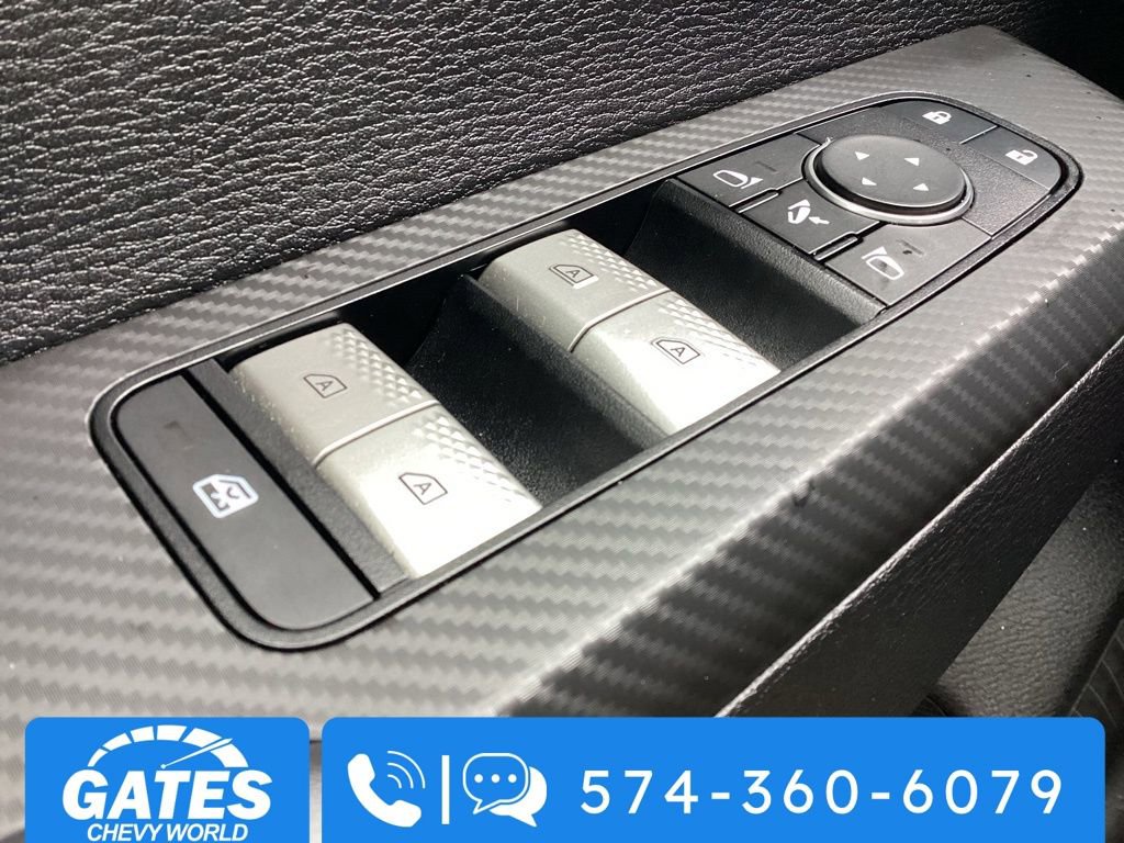 Used 2025 Mitsubishi Outlander SE image 25