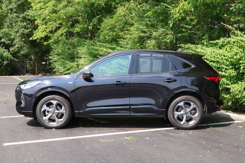 Used 2024 Ford Escape ST-Line w/ Tech Pack #1 AWD/4WD image 4