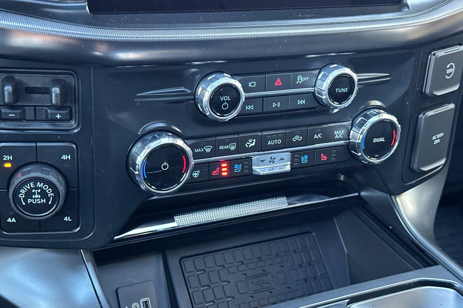 New 2026 Ford F150 Lariat w/ Equipment Group 501A Mid image 19