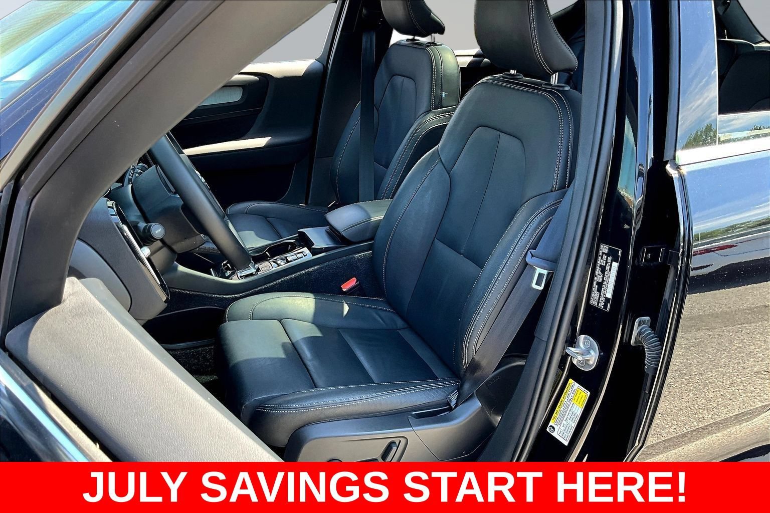 Used 2024 Volvo XC40 B5 Plus AWD/4WD image 26