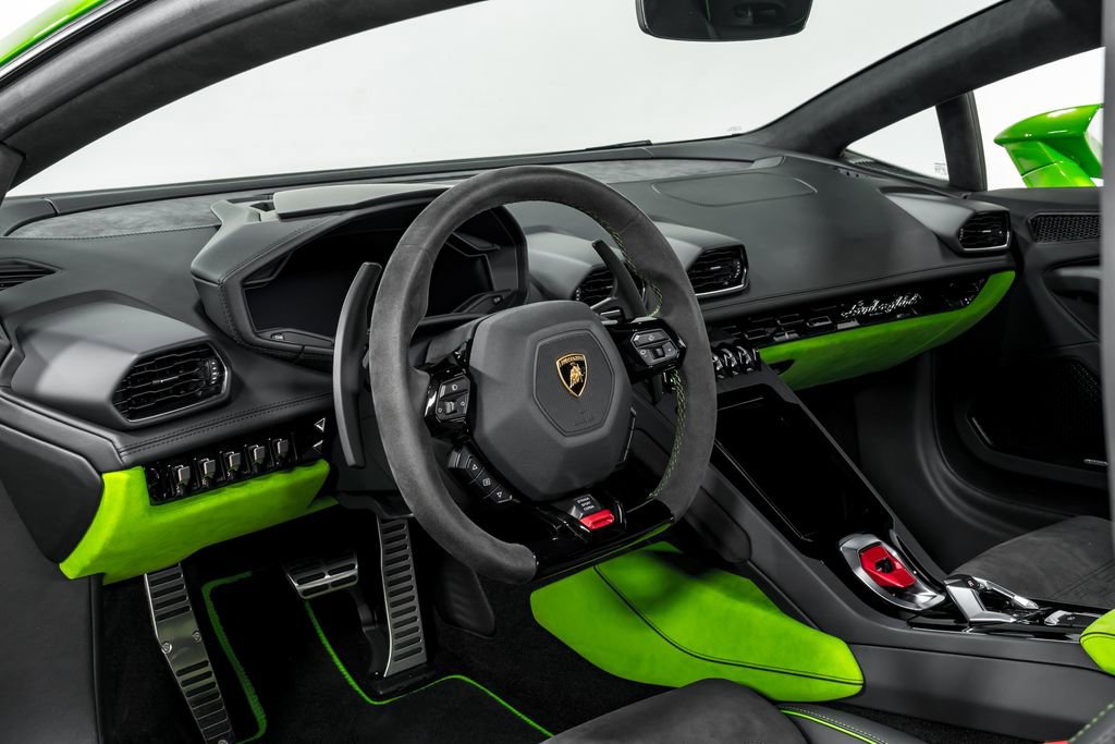 Used 2022 Lamborghini Huracan EVO RWD image 12