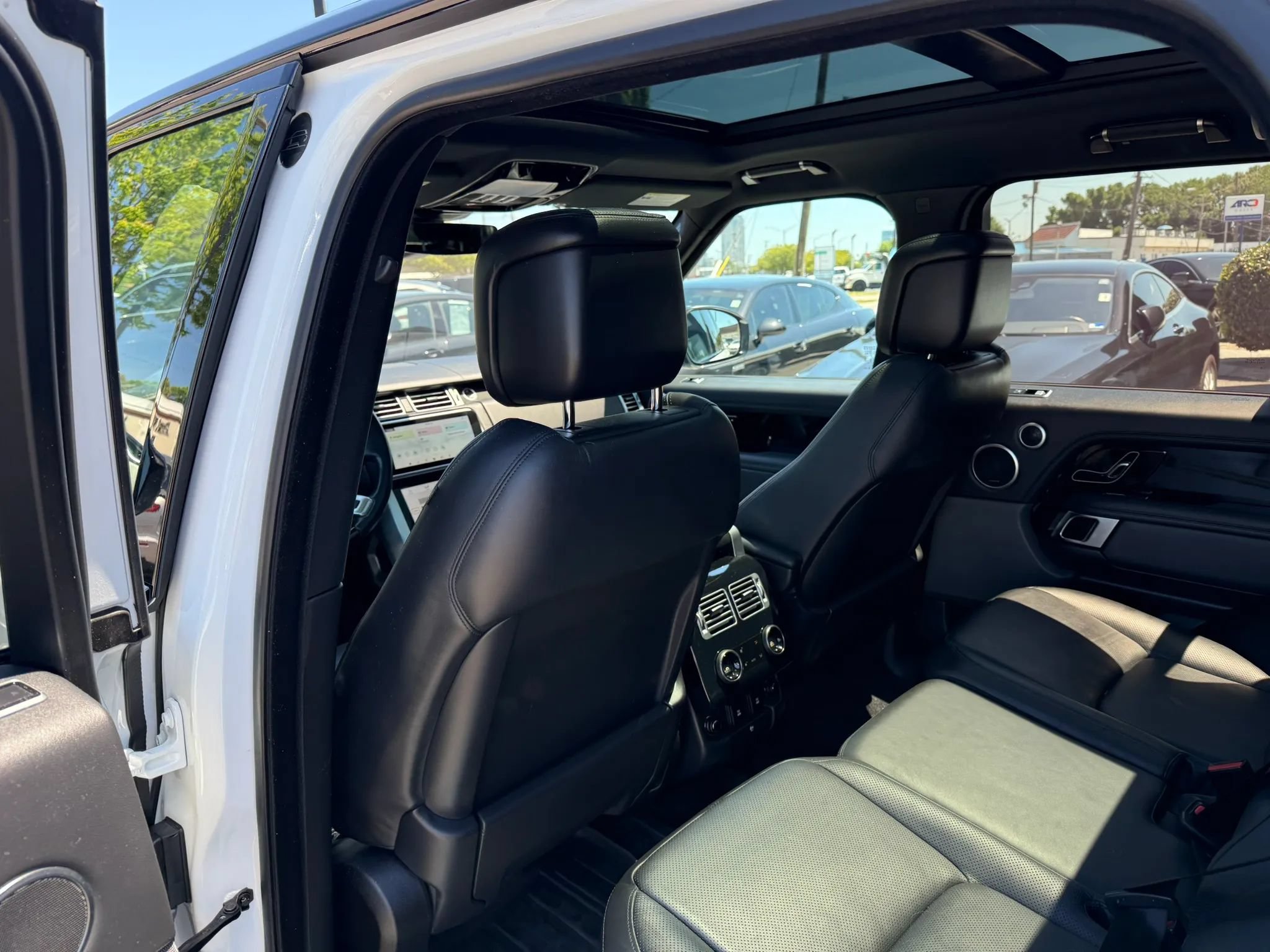 Used 2019 Land Rover Range Rover HSE AWD/4WD image 14