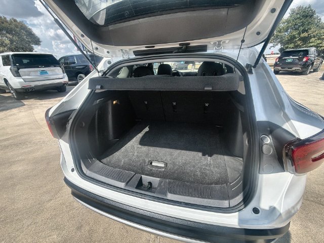 Used 2025 Chevrolet Trax LT FWD image 24