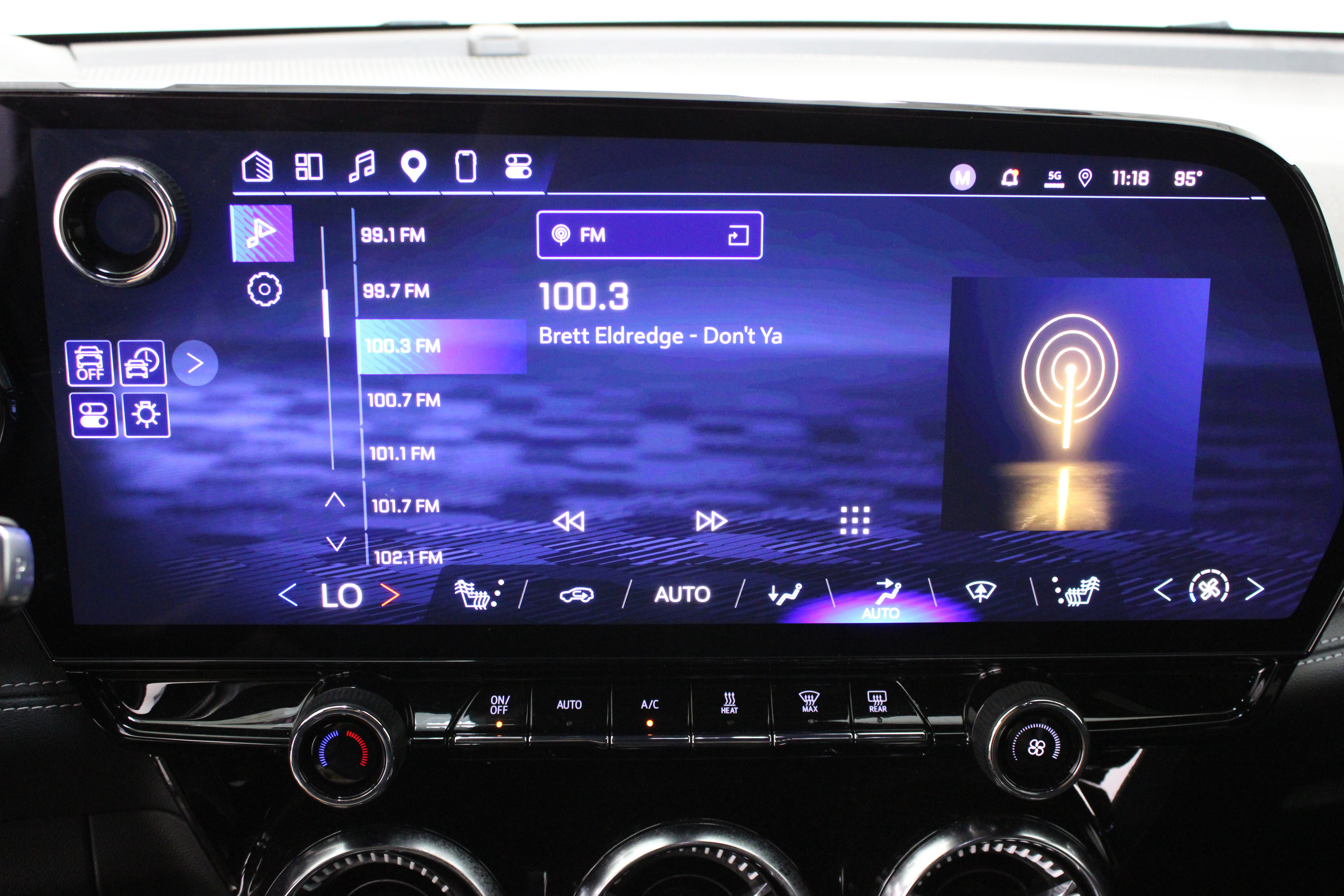 Used 2025 Chevrolet Blazer EV LT FWD image 18